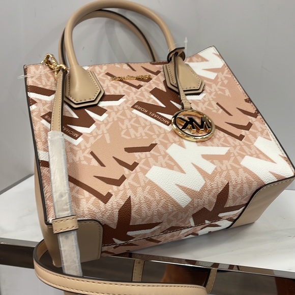 Michael Kors Mercer Medium Leather Messenger Buff Multi - Picture 5 of 16